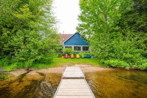 Spa Pool table Lake Access - Chalet Family au Grand air in Boileau (QC)