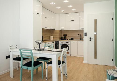 Chic 1BR Flat & Garage I Garden Residence, Varna by Flat Mаnаger, Varna (foto 6)