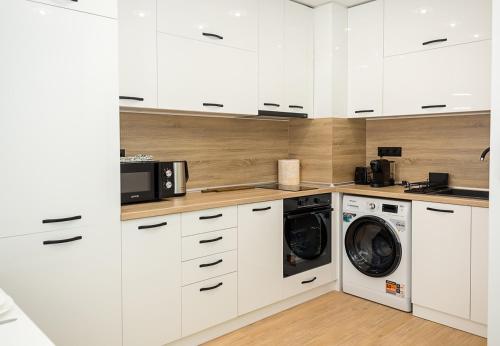 Chic 1BR Flat & Garage I Garden Residence, Varna by Flat Mаnаger, Varna (foto 7)