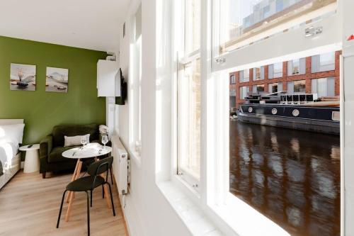 The Little Venice Hideaway Studio on the Canal!, Londyn