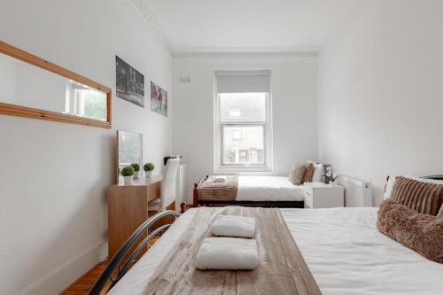 Elegant 2BR apartment Central London, Londýn