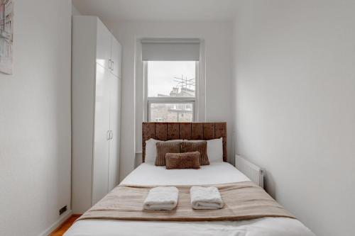 Elegant 2BR apartment Central London - image 11