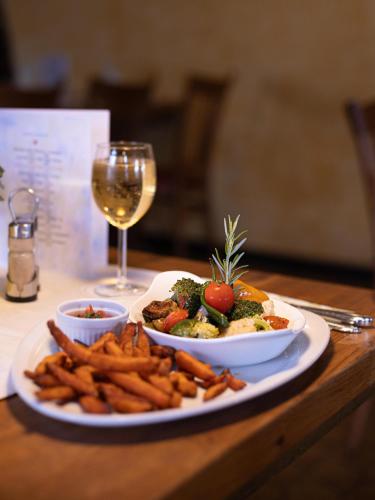 Food and beverages, Hotel-Gasthof Sondergeld in Hofbieber