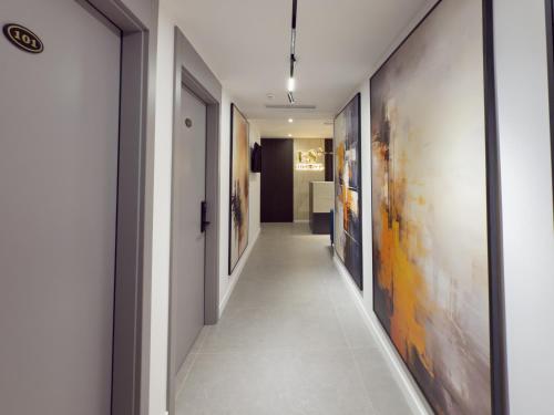 ES Hotel in ลาปราเก