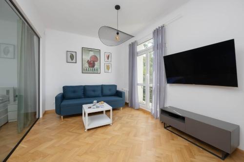 Stylish One Bedroom Apartment in Warsaw with Balcony by Noclegi Renters, Varsovie (photo 6)