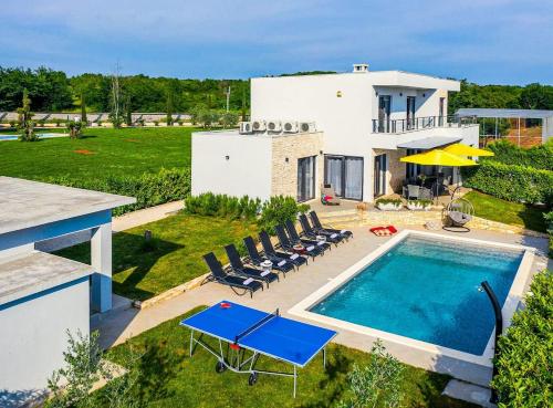 New Villa Lana with pool, sauna and whirlpool - Location, gîte - Vodnjan