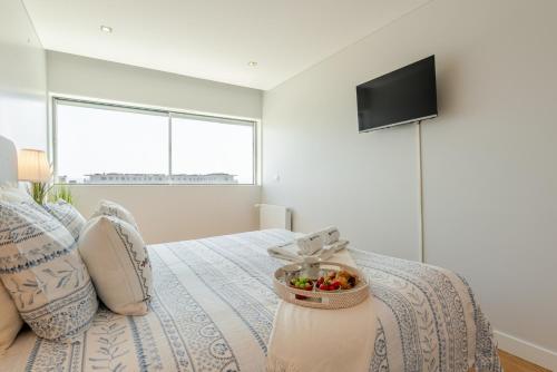 Stylish Home with Balcony & Garage by HostWise, Porto (Foto 7)