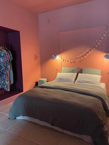 Òli - Suite d'hôtes coeur de village à Roquecor, 2 personnes, 75 m2 chambre d'hôte Blaymont