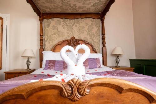White Hart Hotel Room Type - Deluxe Queen Room