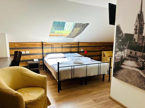 1 queen bed