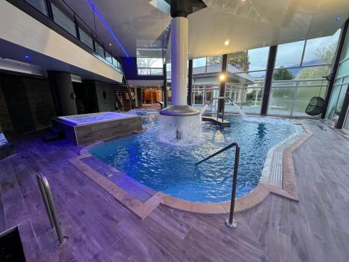 阿德爾菲亞碼頭酒店及Spa (Hotel & Spa Marina d'Adelphia) in 艾克斯萊班