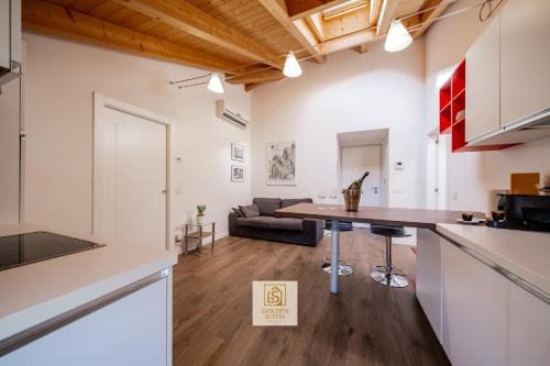 GoldenSuitesItaly I Trento Duomo Suite 1 in Trento