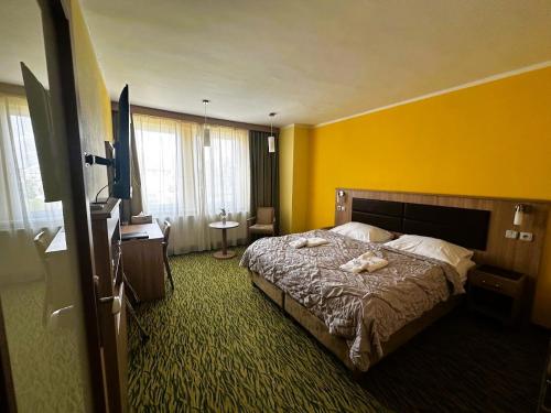Hotel Opera Room Type - Comfort Quadruple Room