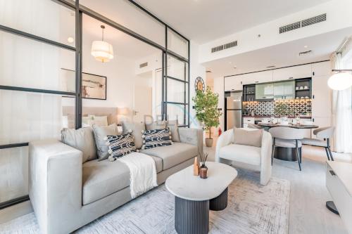 Walk to Dubai Hills Mall, Premium Amenities And Near Dubai Hills Park And Golf Club, Socio Tower 1, Dubai Hills by Deluxe Holiday Homes, Dubai (photo 10)