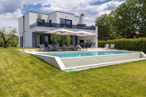 Villa Superiore in Jakovici – khách sạn tại Tinjan