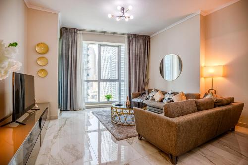Spacious 1BR in the iconic Torch Tower, Dubai Marina - Allsopp&Allsopp, Dubaj