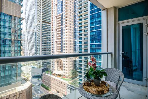 Allsopp & Allsopp - 1-Bedroom Apartment in Torch Tower Dubai Marina - image 10