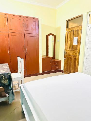 Affordable pearl Lulu Apartments with Fast WiFi in Dar-Es-Salaam