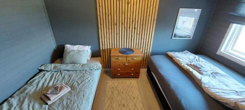 Arctic Cabin - Mellomgaard on southern Kvaløya #sauna & bbq hut on site!, Tromsø (foto 9)