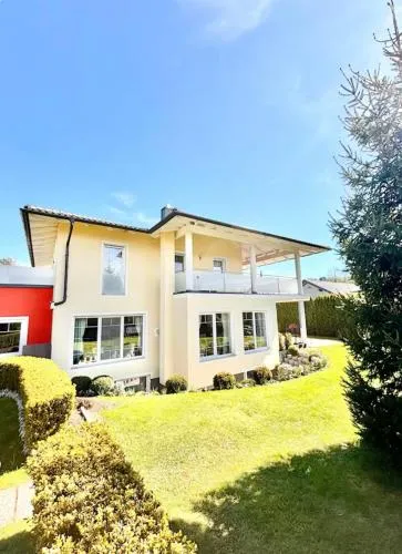 Flower House in Mölbling, Österreich