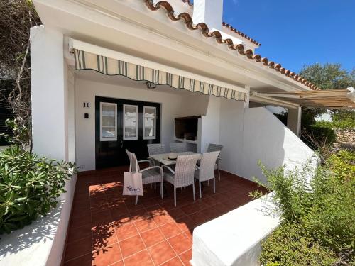 MISTRAL 10 by SOM Menorca, Fornells (photo 2)