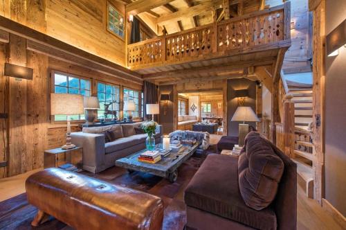 Elegant Alpine Chalet with Spa in Lauenen Bei Gstaad