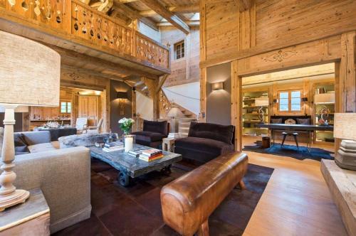 Elegant Alpine Chalet with Spa in Lauenen Bei Gstaad