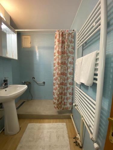 Constanta charming in Inel 1