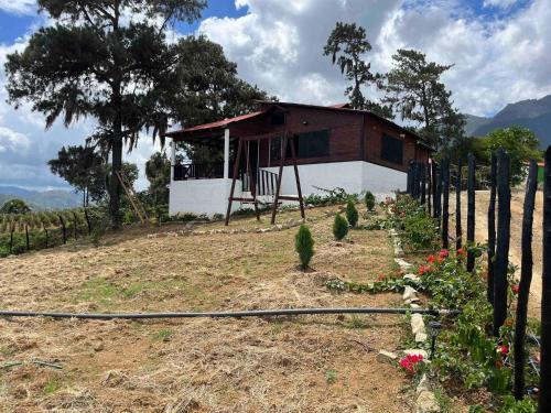 Nice mountain cabin, with the best view in San Jose de Ocoa