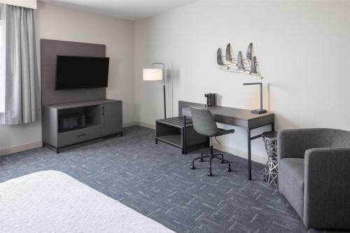 Hampton Inn & Suites Portsmouth Downtown - image 9