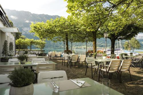Restaurant, Neuhaus Golf- & Strandhotel in Unterseen