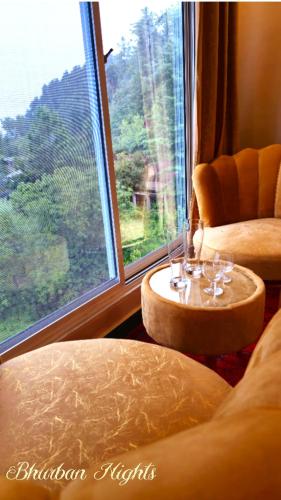 Bhurban Nights - High Floor Glass Views - #Murree #Bhurban in 布爾班