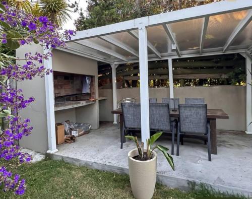 Kert, Cómoda casa vista espectacular zona Manantiales (Comoda casa vista espectacular zona Manantiales) in Balneario Buenos Aires