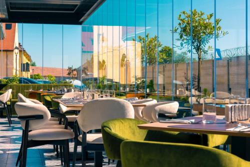 ห้องอาหาร, ONE Hotel in อัลบา ลูเลีย