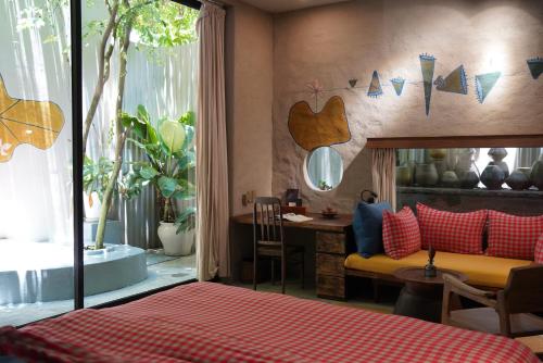 room detail thumbnail 1
