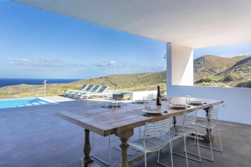 Pandangan, Casa Chana - Contemporary villa with Private Pool and Sea Views in Guatiza