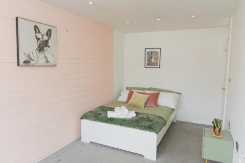 Unique 1 Bed Home - 10 mins to town, Free Parking, Birmingham