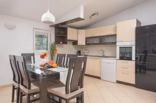 Villa Dola with private pool in Ercegovci