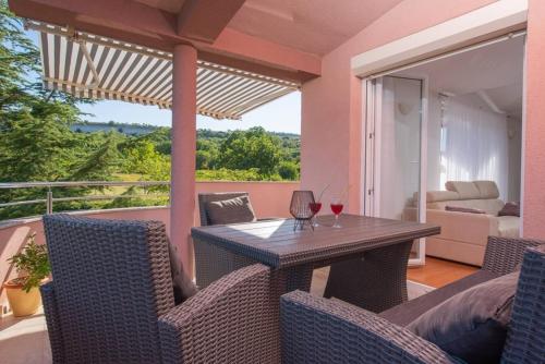 Villa Dola with private pool in Ercegovci