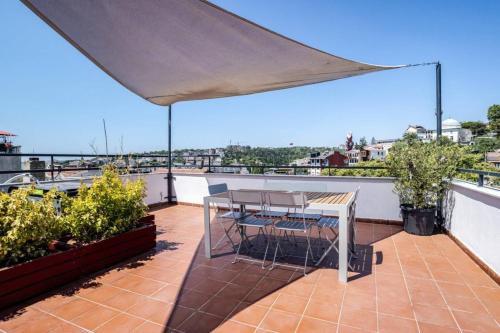Stunning Serene 2BD1Bath Bosphorus Retreat! #400, Стамбул (фото 3)