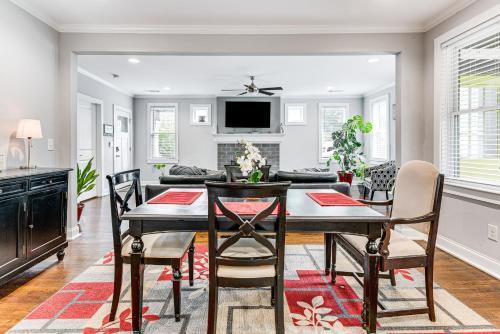 4 Mi to Dtwn Relaxing Escape with Yard in Atlanta in Cascade Road