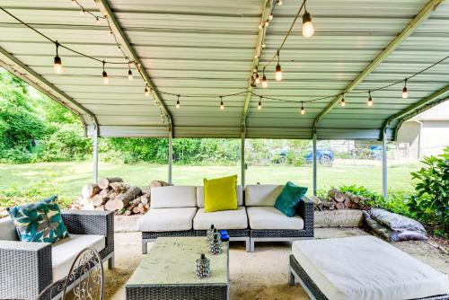 4 Mi to Dtwn Relaxing Escape with Yard in Atlanta in Cascade Road