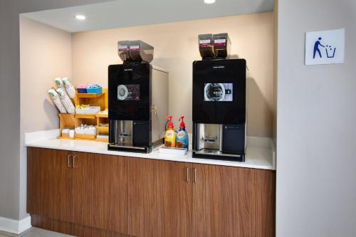 Holiday Inn Express Nashville-Downtown Conference Center an IHG Hotel - image 11