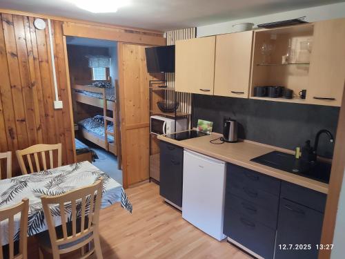 บริการและสิ่งอำนวยความสะดวก, Chata Březka (Chata Brezka) in ลิบุน