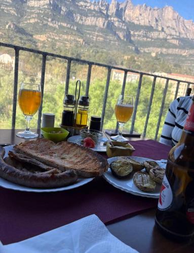 طعام و مشروبات, piso con desayuno incluido y vistas a la montaña. (piso con desayuno incluido y vistas a la montana.) in Monistrol De Montserrat