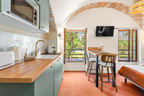 Nice Renting - CROTTIb - Studio Rare Pearl Typical Chic Massena & Sea, Nice (photo 6)