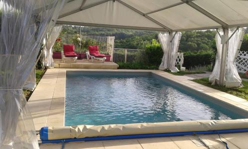 Swimming pool, GITE de THOMAS in Glandon