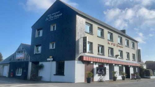 Vista exterior, au petit quinquin in Ducey