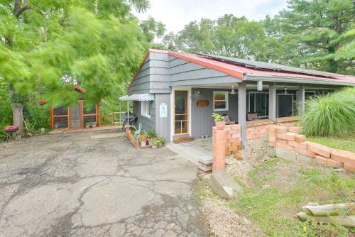 1 Mi to Burr Oak Lake: Cozy Family Home! in Homerville (OH)