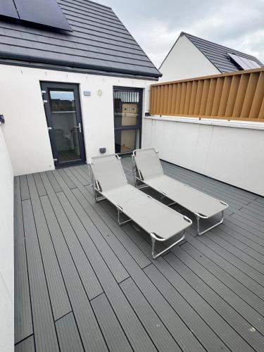 Stylish SuperKing and King Ensuite Bedrooms in Dublin, Dublin (photo 11)